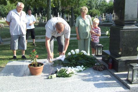 2_az_emlekezes_koszorui....jpg