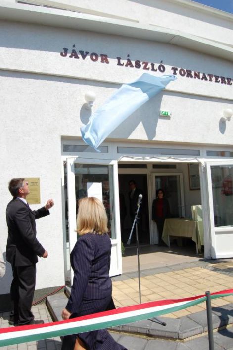 sportcsarnok_elnevezesenek_leleplezese_kozremukodik_ladanyi_zsigmond.jpg sportcsarnok_elnevezesenek_leleplezese_kozremukodik_ladanyi_zsigmond.jpg